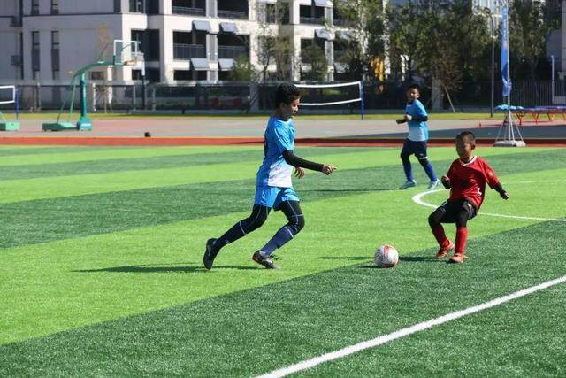 布伦森47+10恩比德末节5中0 尼克斯克76人3-1