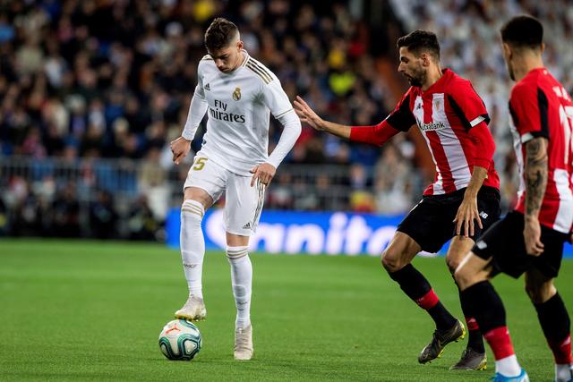 本坦库尔女友社媒晒图：祝大家圣诞快乐