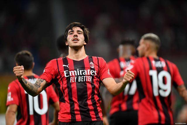 C罗非点球进球数744个 力压梅西高居世界第一